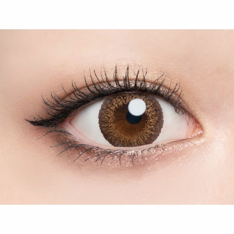 ラヴェール　ワンデー　カラコン　装用画像