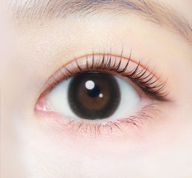 エバーカラーワンデーナチュラル ナチュラルブラック 新木優子 装用画像