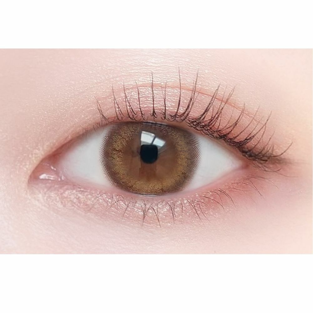 ビューム スウィートアンバー　装用画像