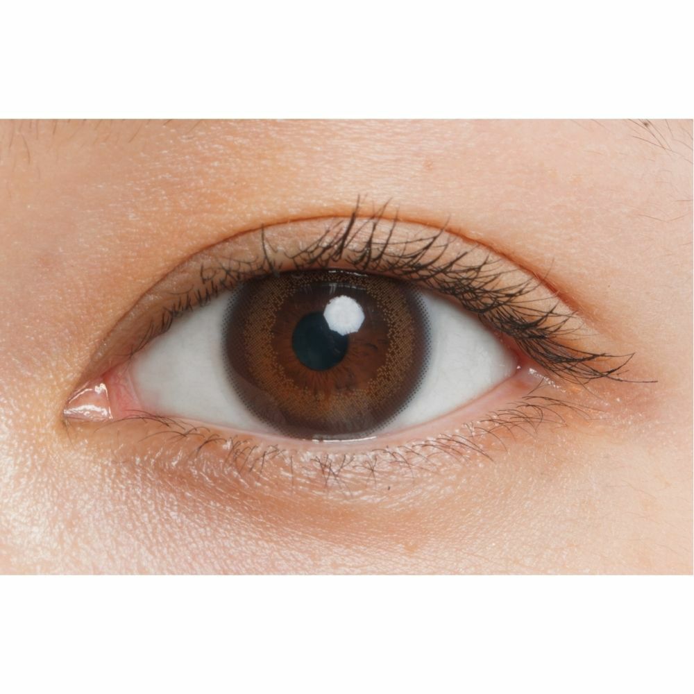 ルミアコンフォート2ウィークサークル 森絵梨佳　カラコン ルースブラック 公式装用画像