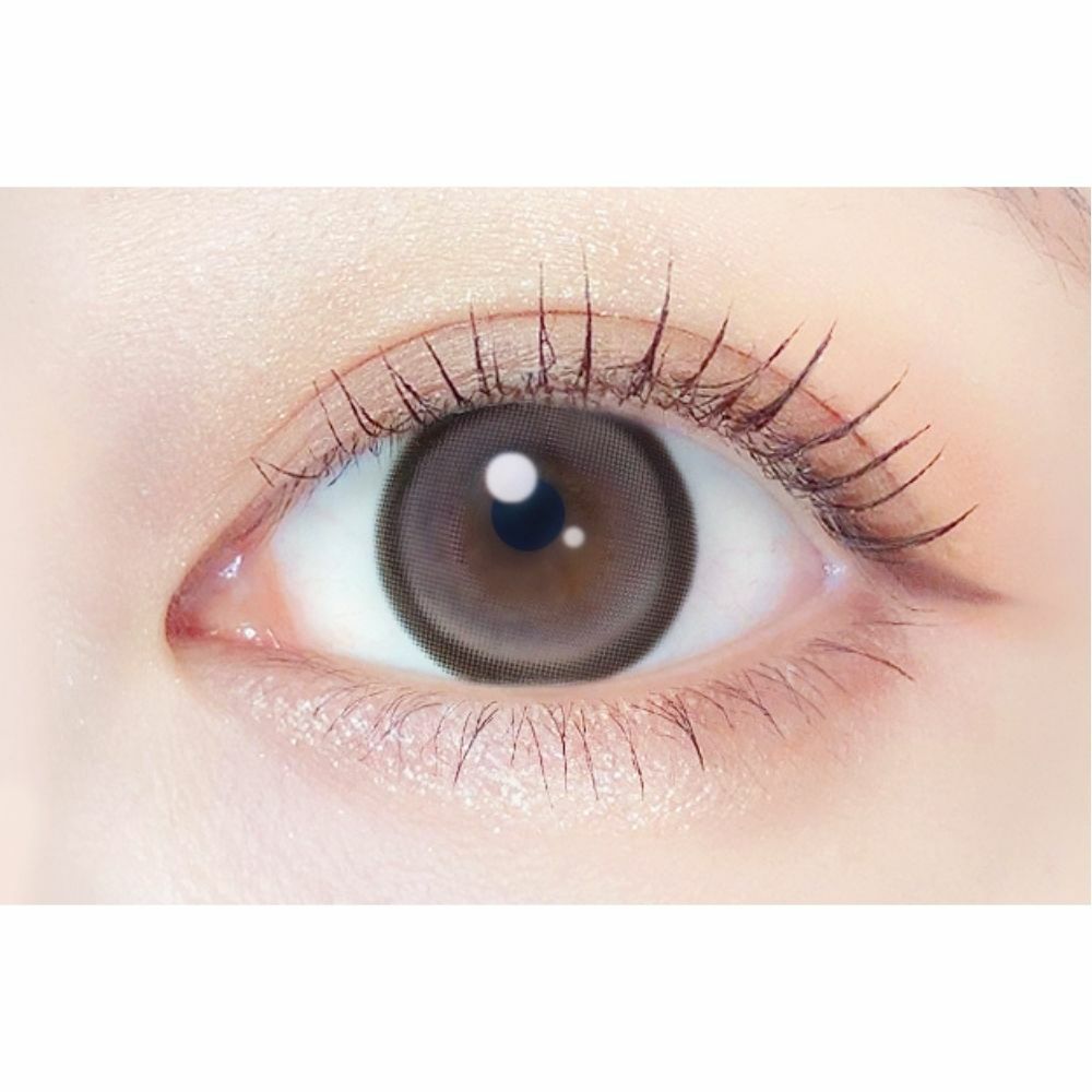 エバーカラー (EverColor) カラコン - 新木優子　ピュアマカロン　装用画像