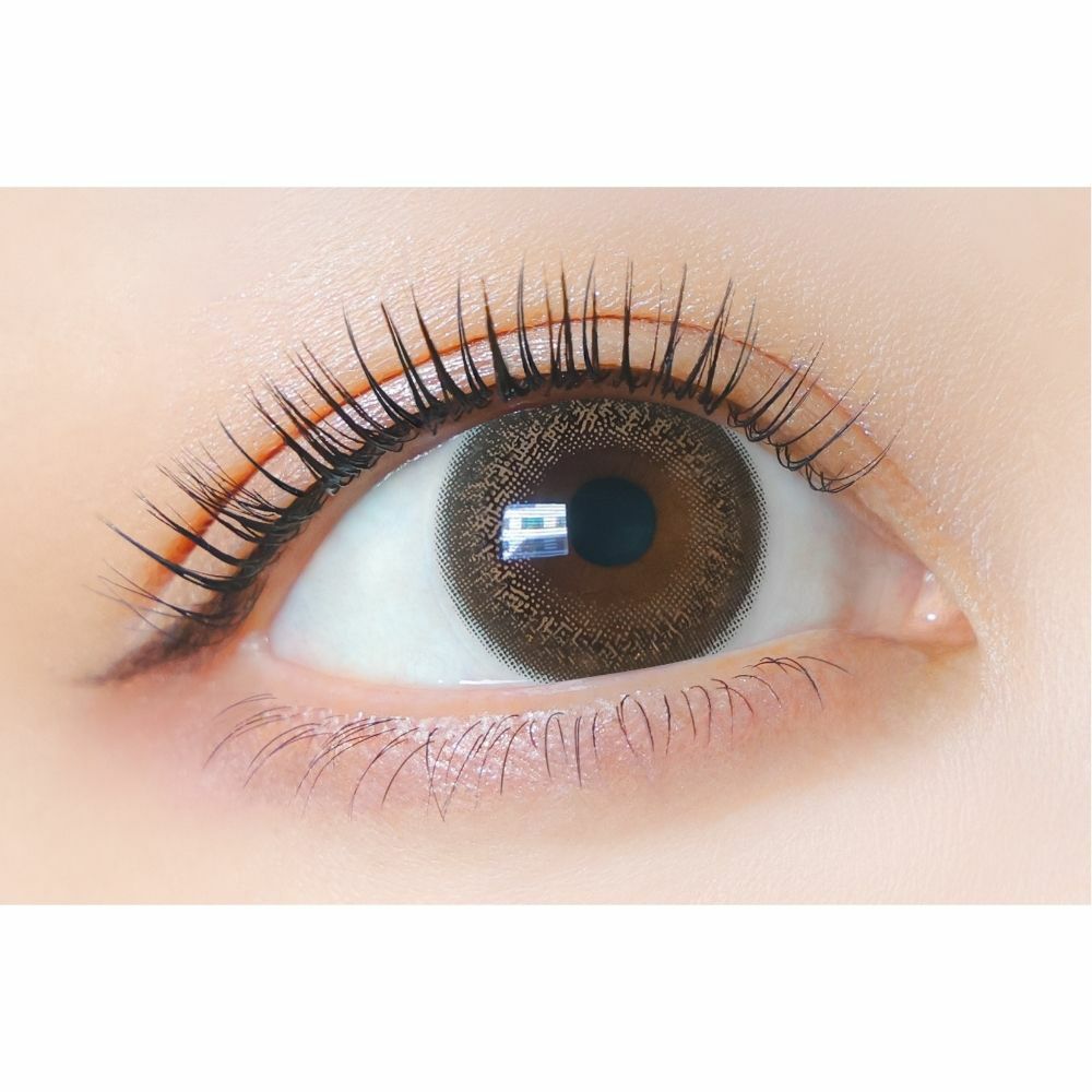 クレイネル(Clainel) カラコン - 小嶋陽菜 (こじはる) ワンデー クラシックブラウン 装用画像