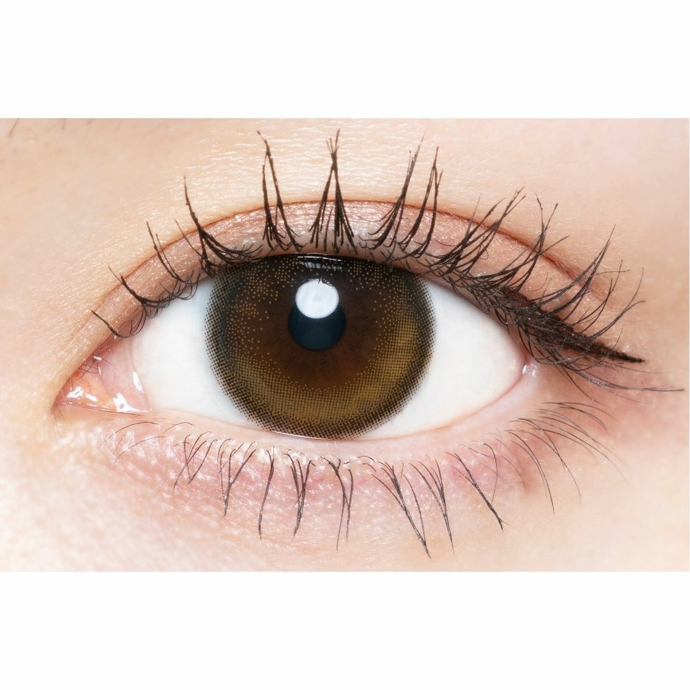 チューズミー (Chu's me) カラコン - ゆうこす (菅本裕子) ワンデー 乱視用 グロスブラウン 装用画像