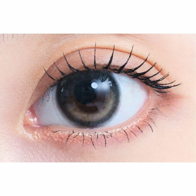 アイスタ―　アイコニックブラウン　装用画像